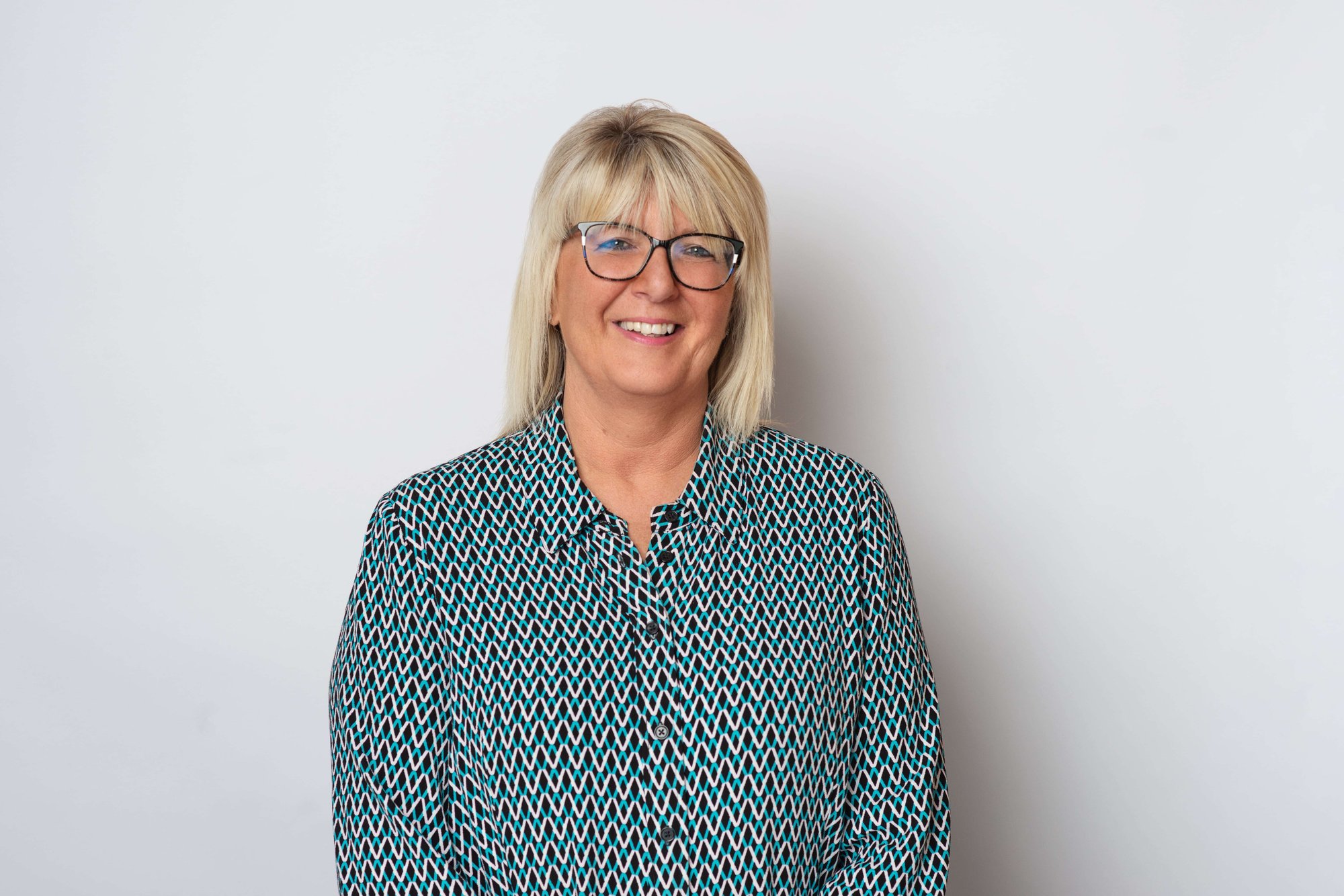 Linda Kelly Headshot